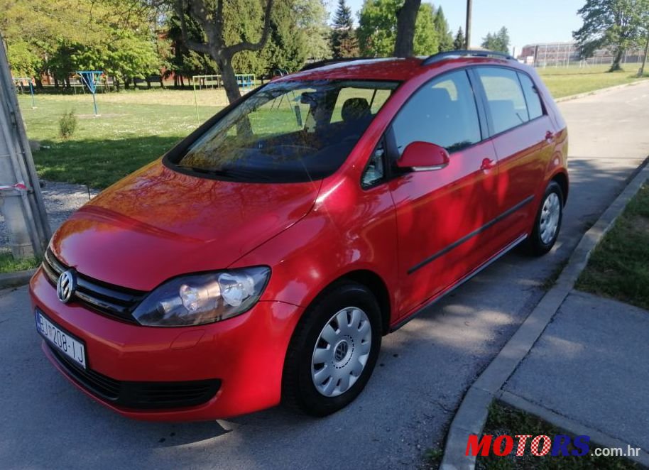 2011' Volkswagen Golf Plus 1,6 Tdi photo #1