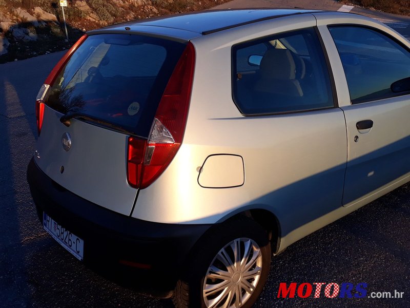 2005' Fiat Punto photo #7