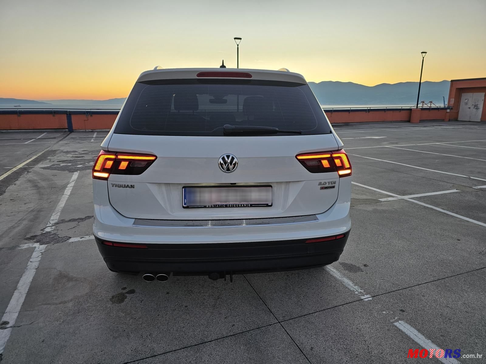 2017' Volkswagen Tiguan photo #6
