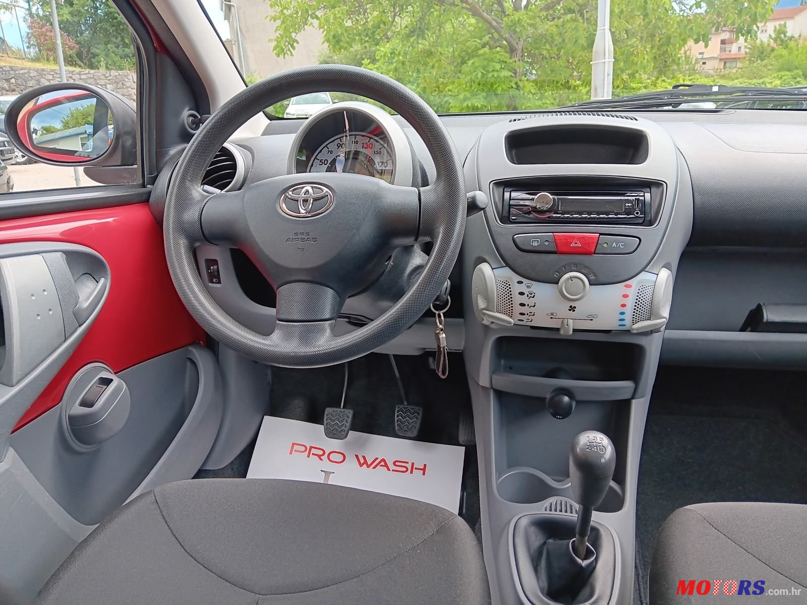 2012' Toyota Aygo 1,0 Vvt-I Go+ photo #6