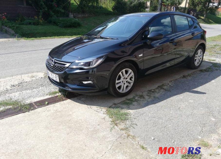 2015' Opel Astra 1,6 Cdti photo #1