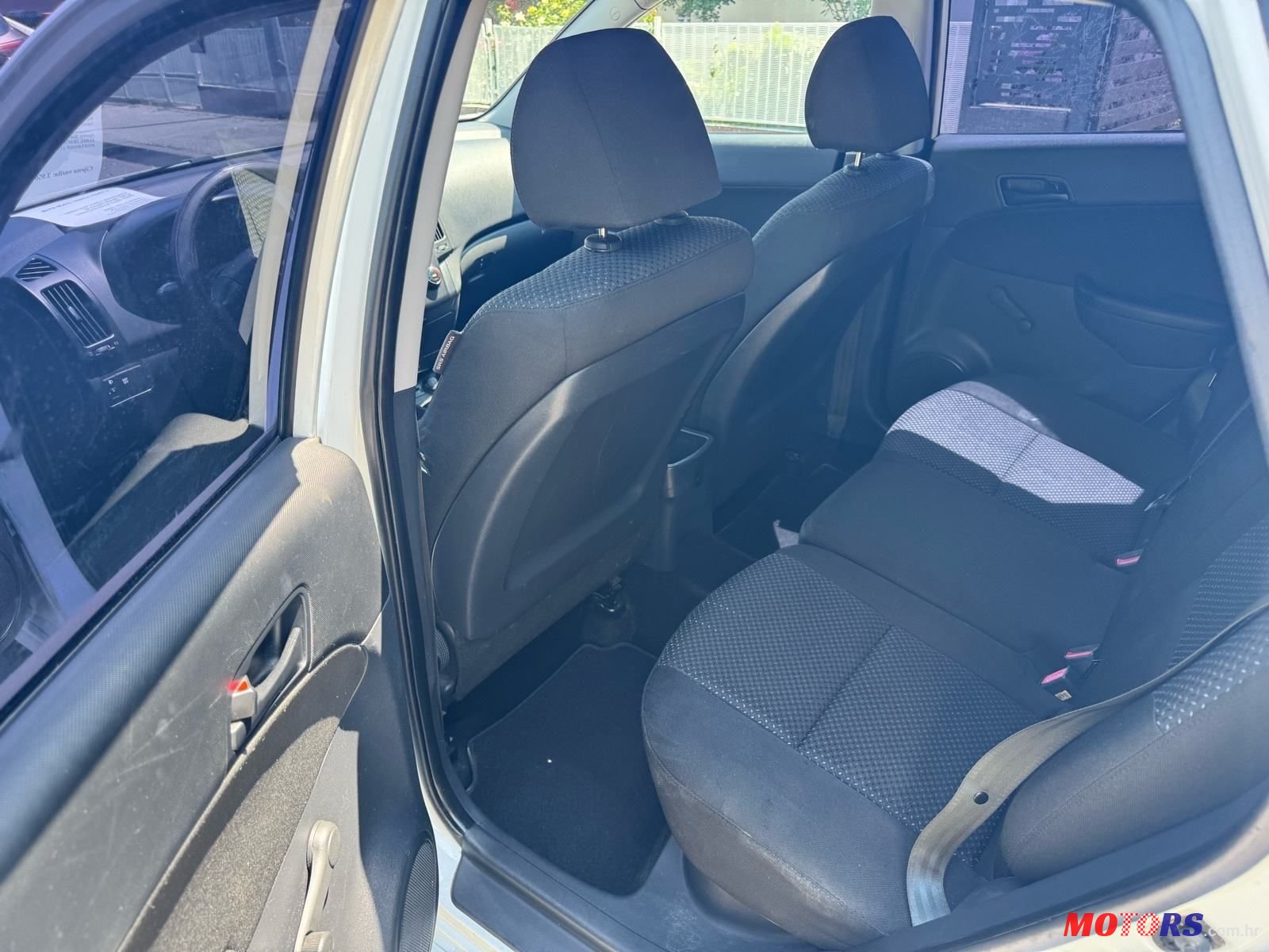 2010' Hyundai i30 1,6 Crdi photo #2