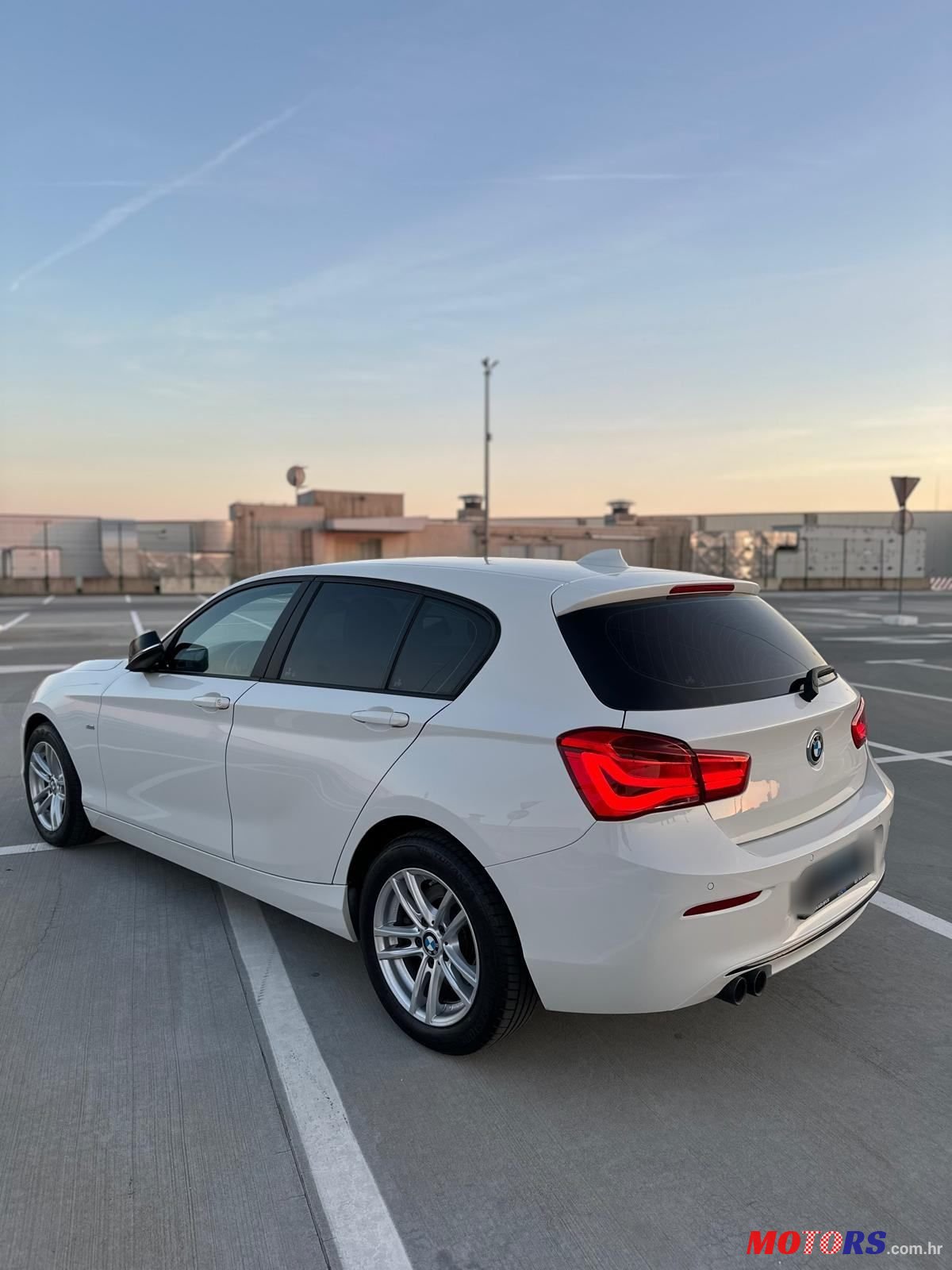 2016' BMW Serija 1 120D photo #3