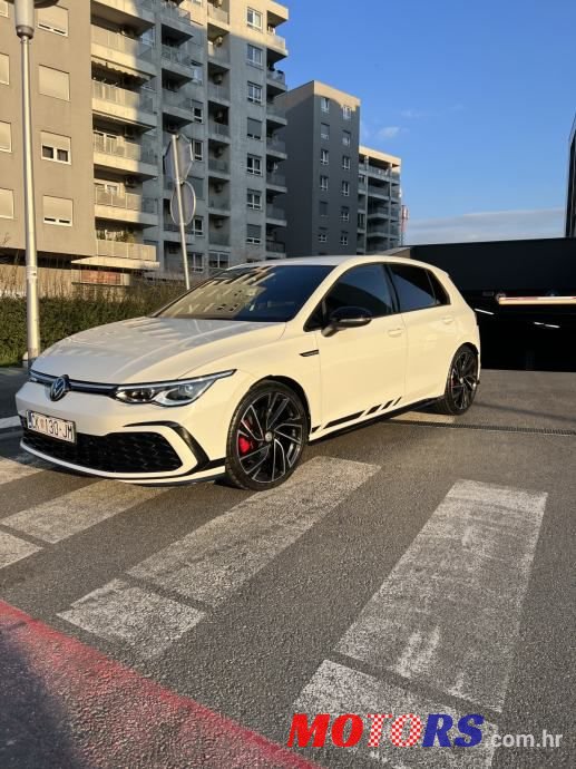 2021' Volkswagen Golf 8 2,0 Tdi photo #2