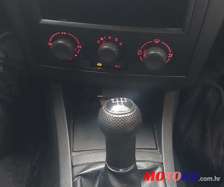 2004' SEAT Ibiza 1,9 Sdi photo #4