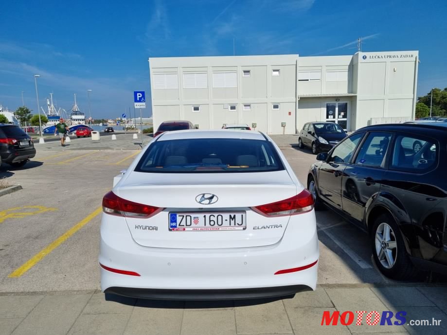 2016' Hyundai Elantra photo #1