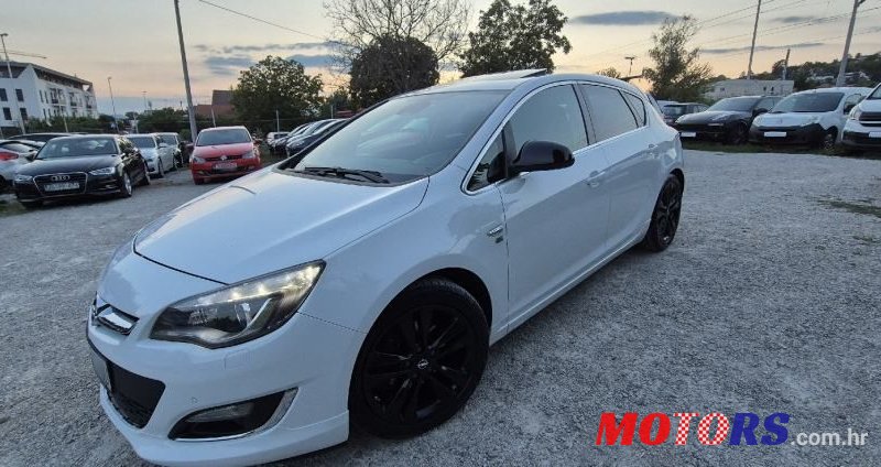 2015' Opel Astra 2.0 photo #3