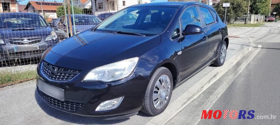 2011' Opel Astra 1,3 Cdti photo #1