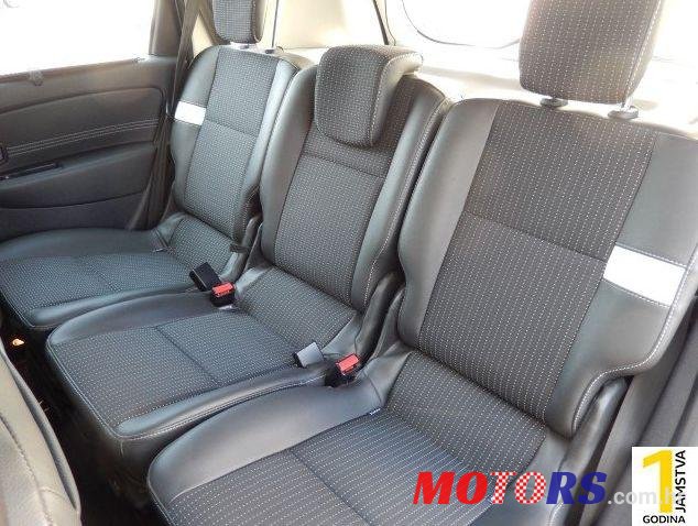2011' Renault Scenic photo #3