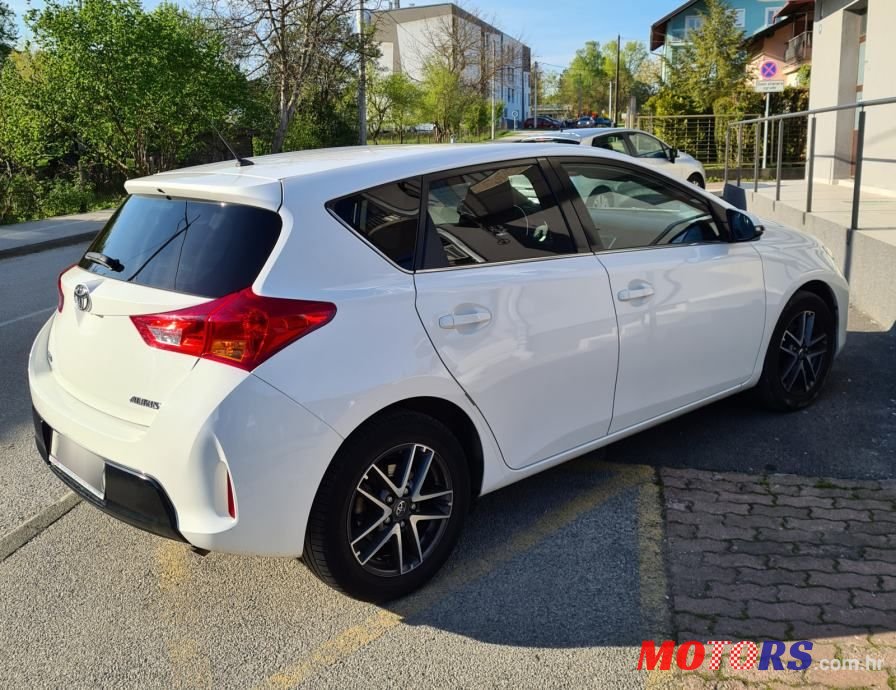 2015' Toyota Auris 1,4 D-4D Sport photo #2