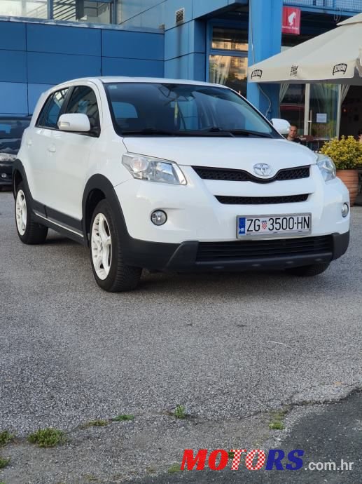 2009' Toyota Urban Cruiser Awd photo #2