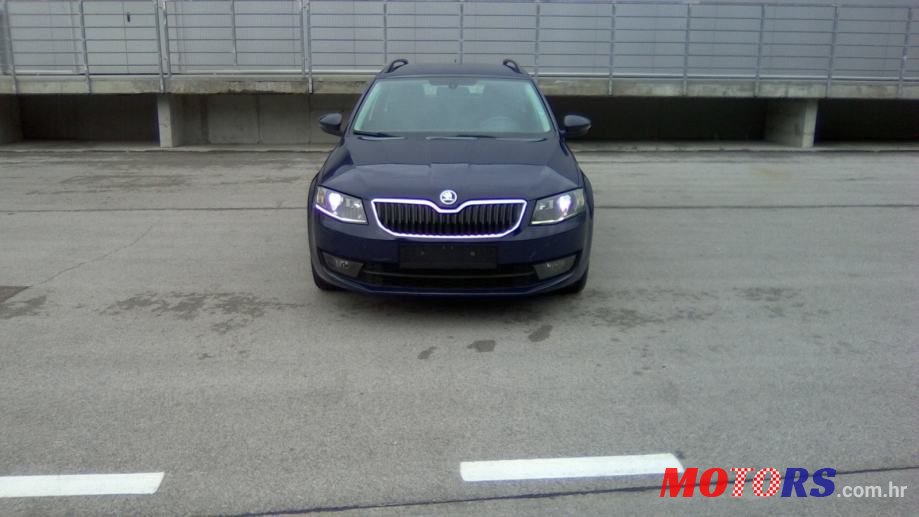 2013' Skoda Octavia Combi photo #1