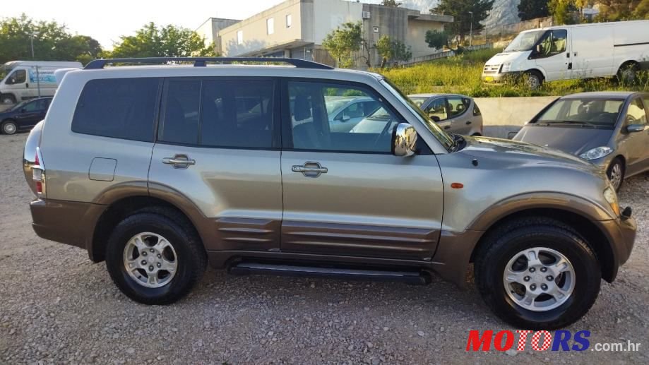 2001' Mitsubishi Pajero 3,2 Did Gls photo #6