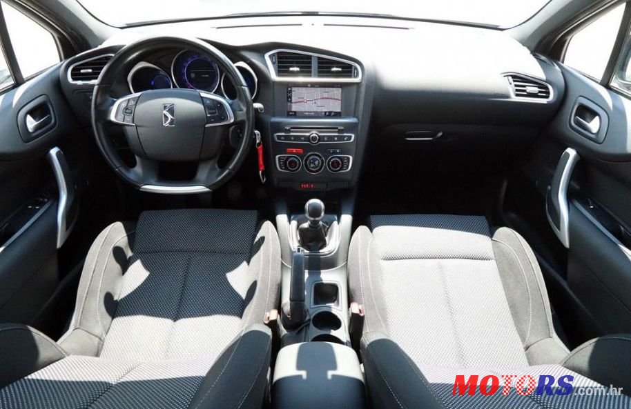 2017' Citroen DS4 Bluehdi photo #1