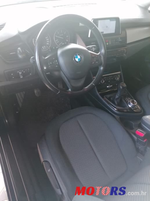 2017' BMW Serija 2 216D photo #5