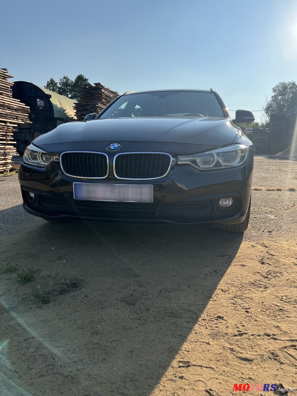 2016' BMW Serija 3 318D photo #2