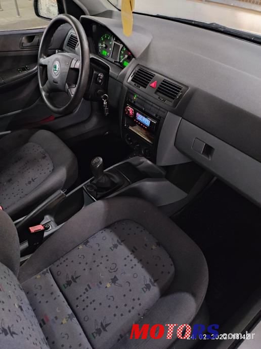 2002' Skoda Fabia Combi photo #5