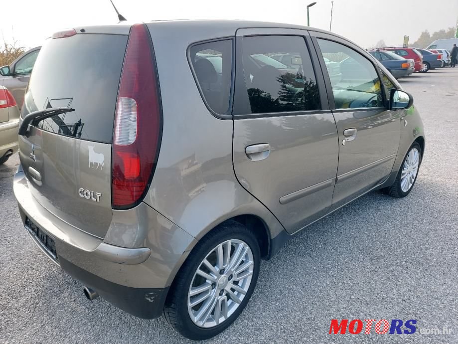 2008' Mitsubishi Colt photo #3