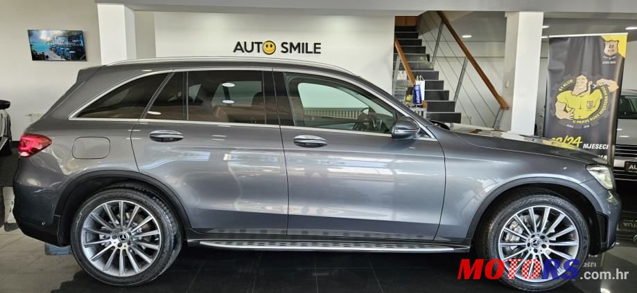 2019' Mercedes-Benz GLC 300 4Matic photo #6