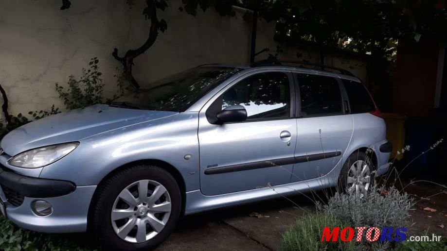 2003' Peugeot 206 photo #1