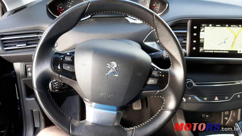 2014' Peugeot 308 photo #3
