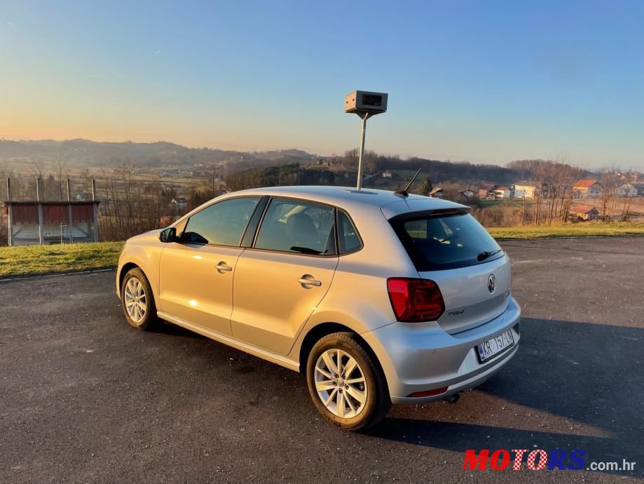 2017' Volkswagen Polo photo #5