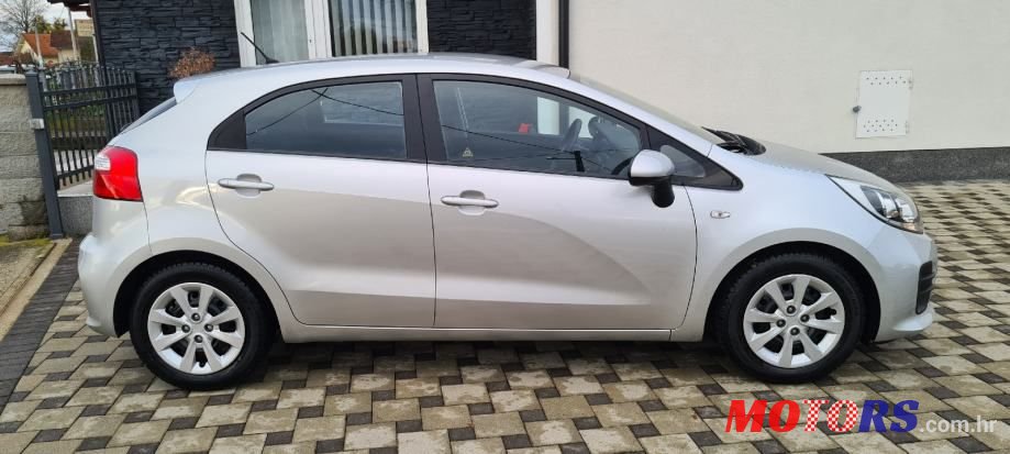 2015' Kia Rio photo #6