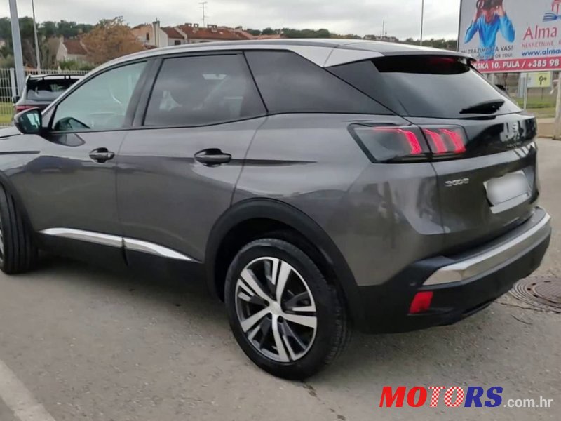 2022' Peugeot 3008 photo #6