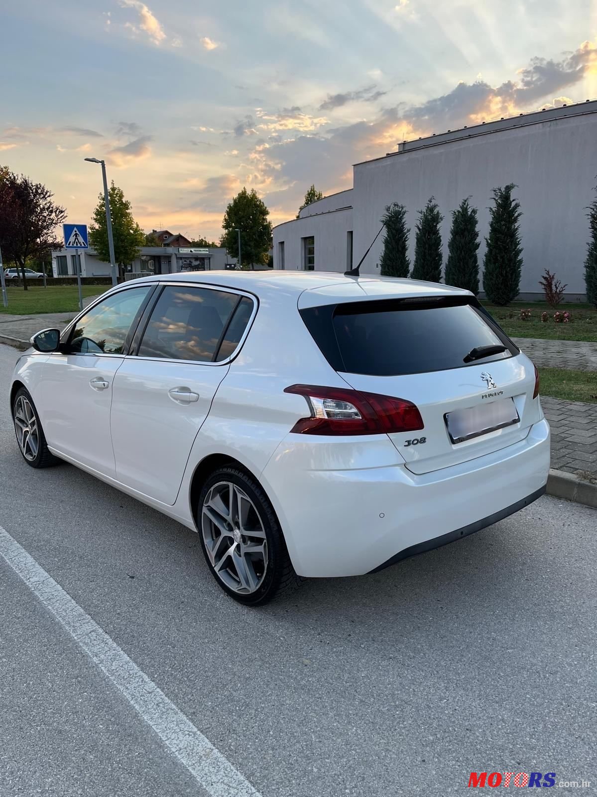 2015' Peugeot 308 1,2 photo #6