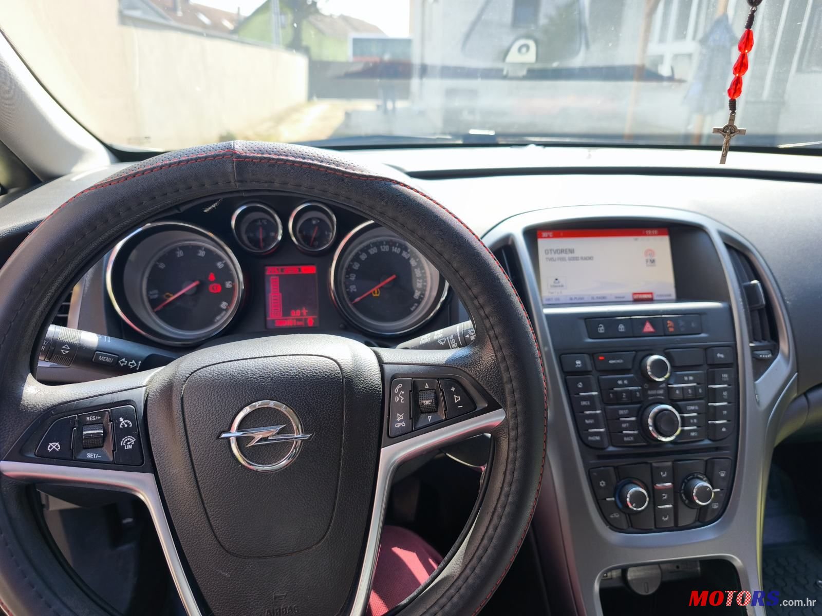 2014' Opel Astra J photo #5