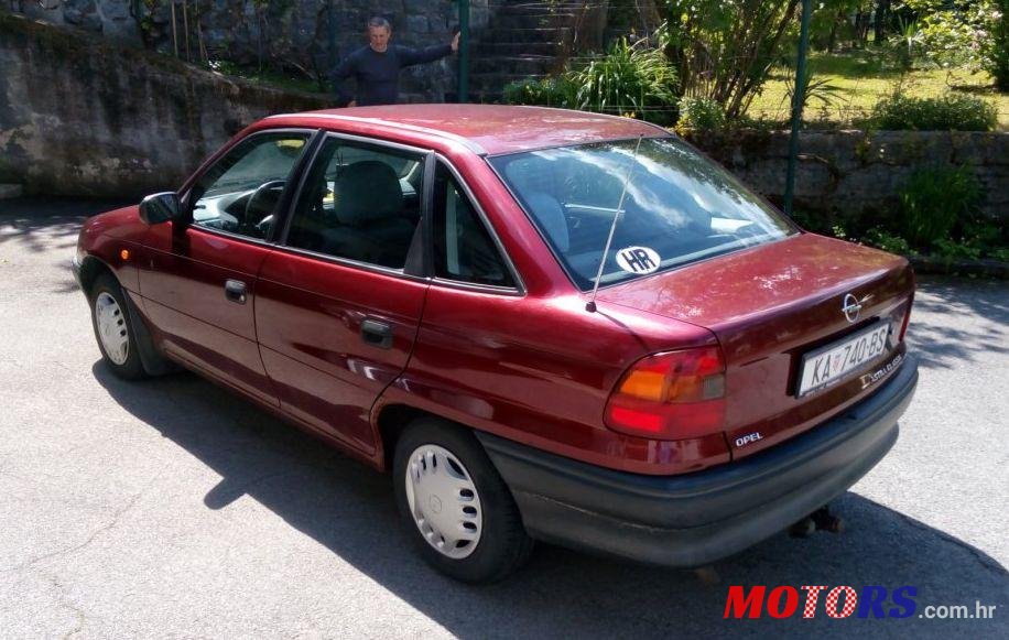 1999' Opel Astra Classic F 1.4 photo #2