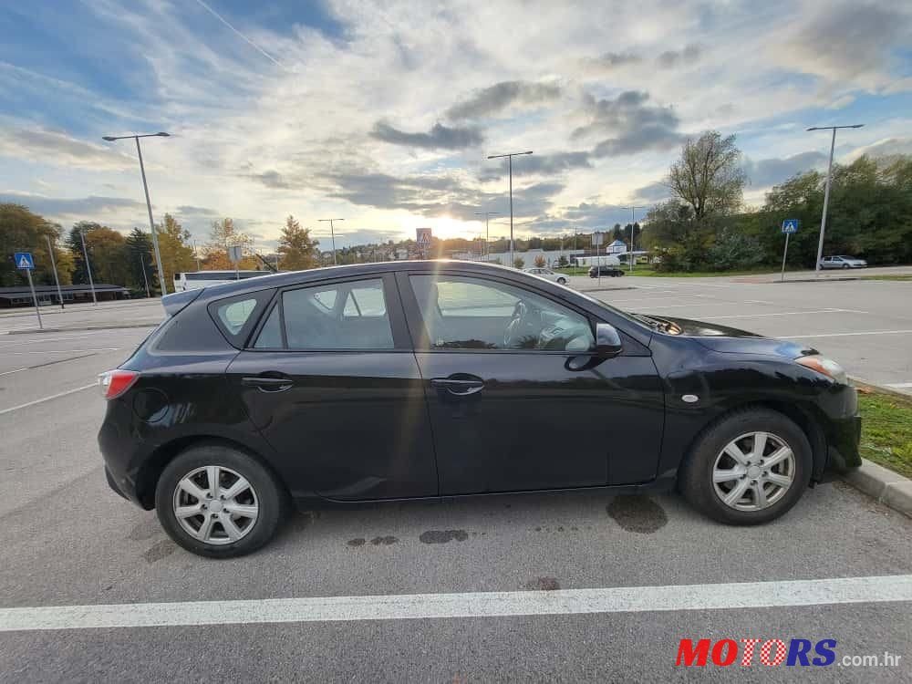2011' Mazda 3 Sport photo #2