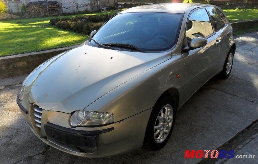 2001' Alfa Romeo 147 1,6 Ts photo #1