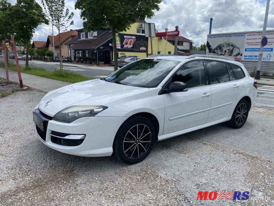 2013' Renault Laguna Grandtour photo #3