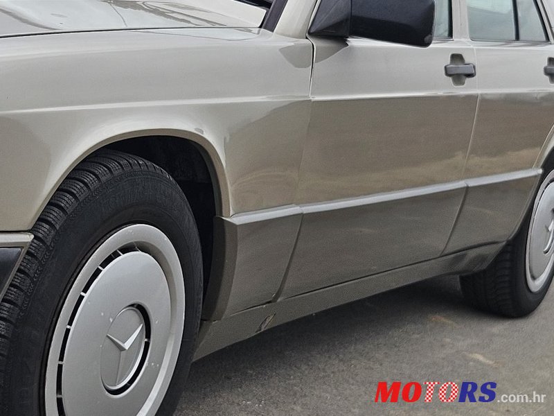 1989' Mercedes-Benz 190 D photo #5