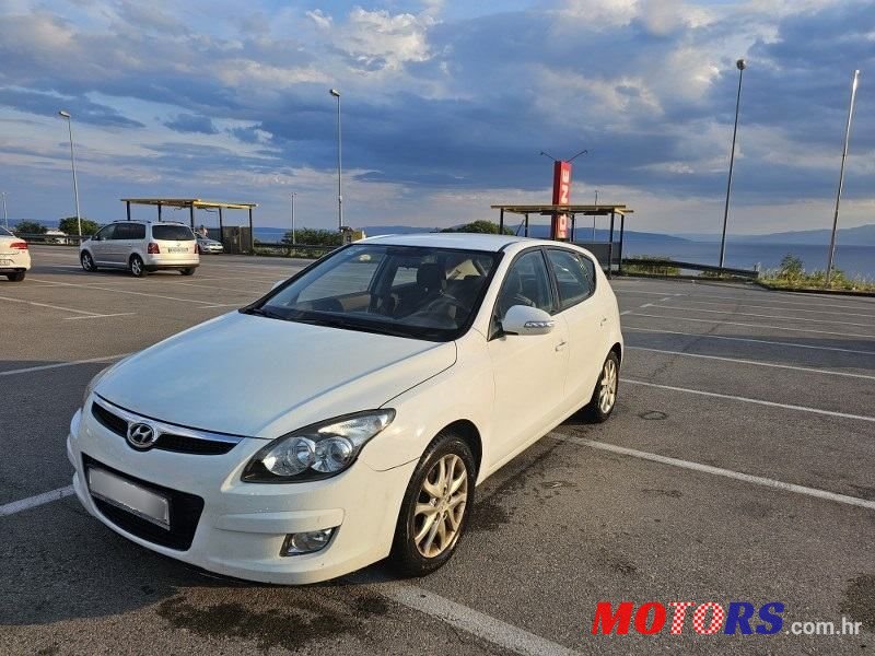 2009' Hyundai i30 2,0 Crdi photo #2