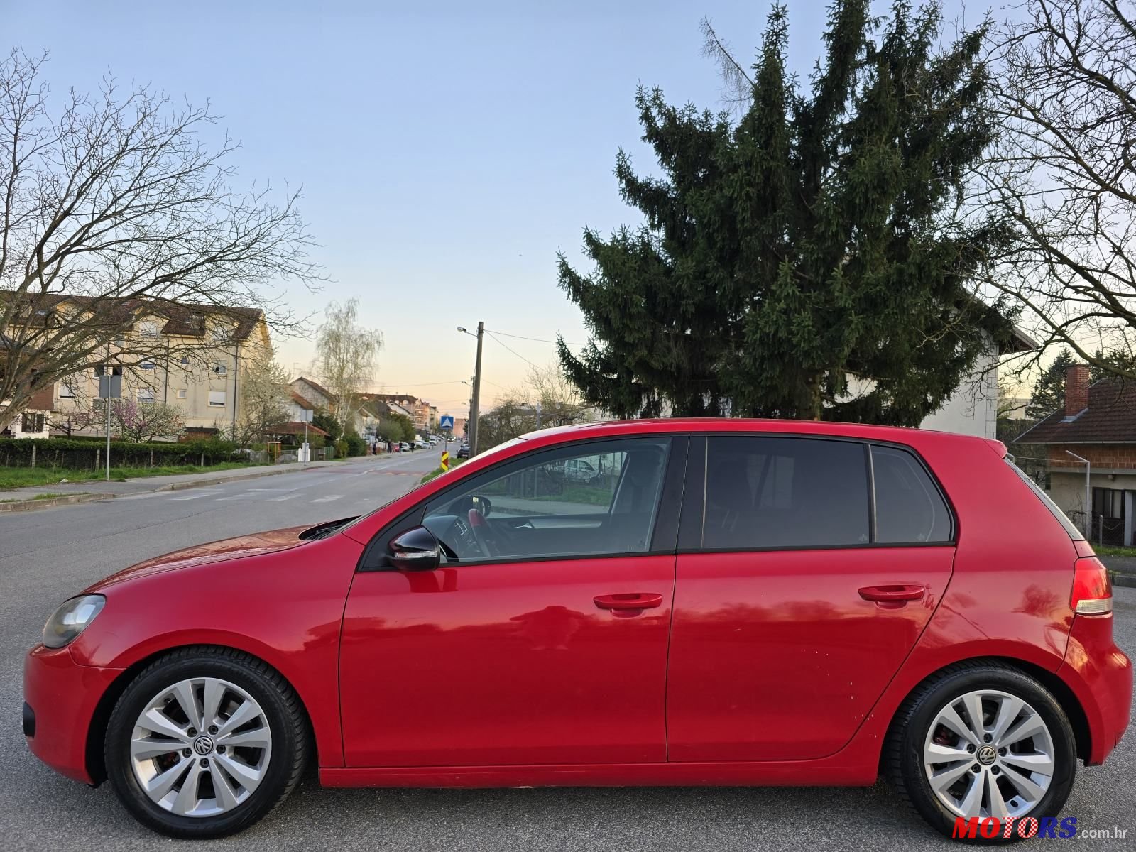 2009' Volkswagen Golf VI 1,6 Tdi photo #2