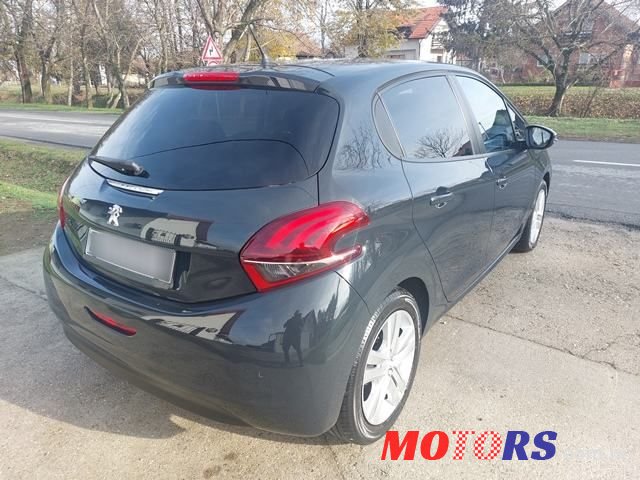 2018' Peugeot 208 1.2 Vti Style photo #6