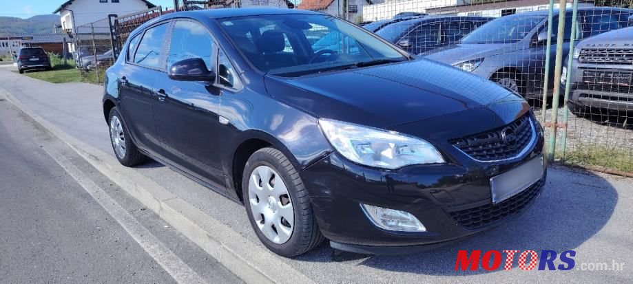 2011' Opel Astra 1,3 Cdti photo #2