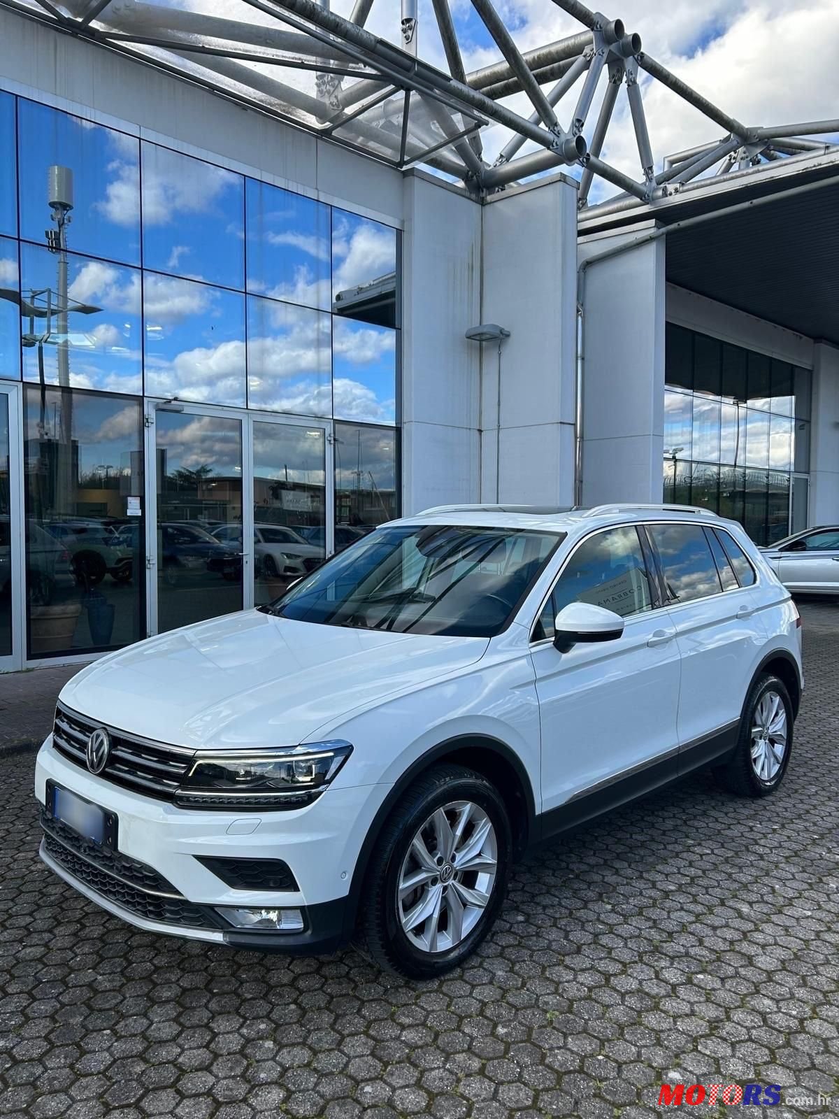2017' Volkswagen Tiguan 2,0 Tdi Bmt photo #1