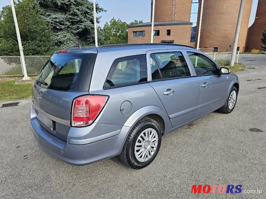 2008' Opel Astra Karavan photo #3