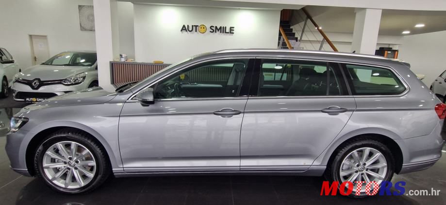 2019' Volkswagen Passat Variant photo #2