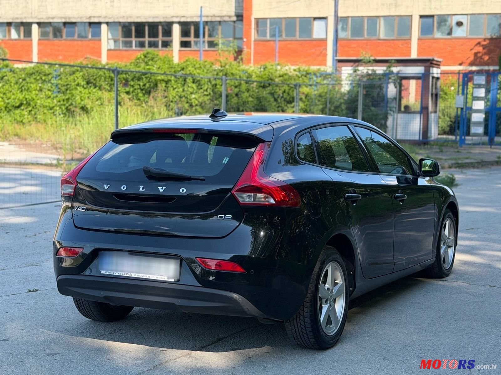 2017' Volvo V40 D3 photo #5