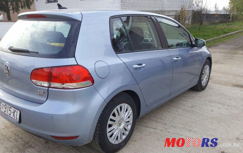 2010' Volkswagen Golf VI 1,6 Tdi photo #1