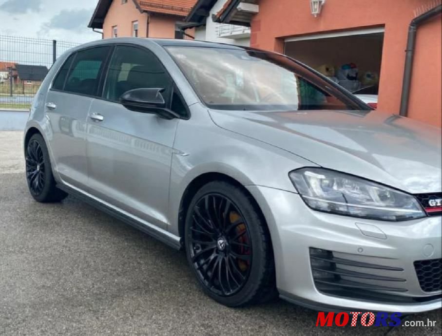 2013' Volkswagen Golf 7 photo #4