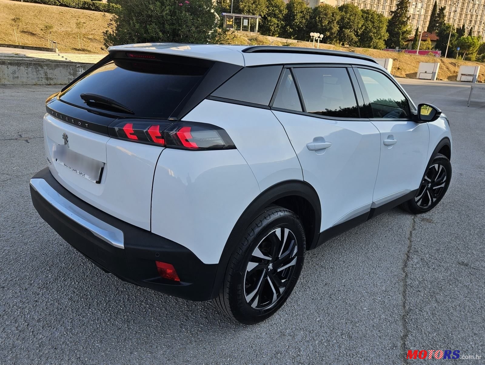 2022' Peugeot 2008 1,5 photo #4