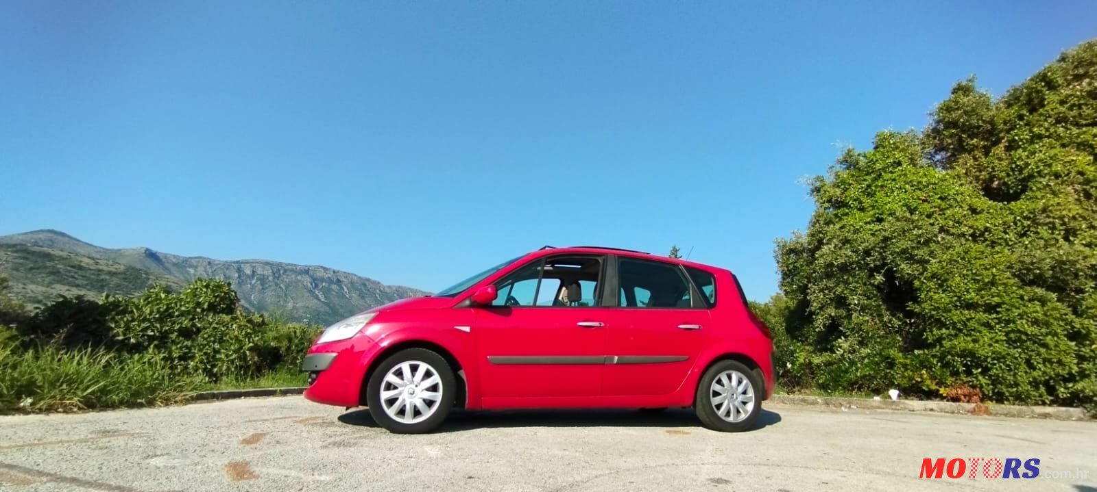 2008' Renault Megane Scenic photo #1