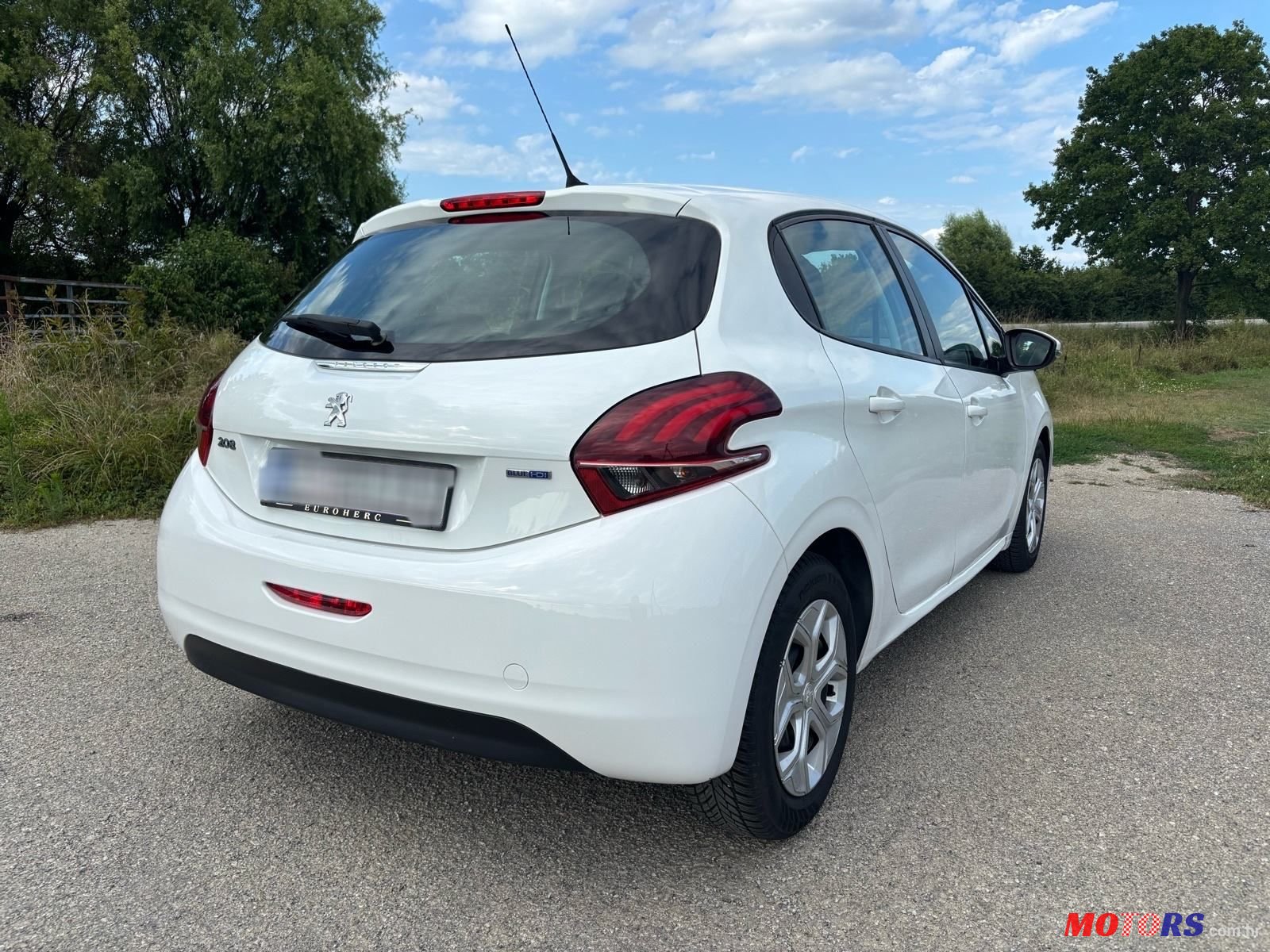 2015' Peugeot 208 1,6 Bluehdi photo #6