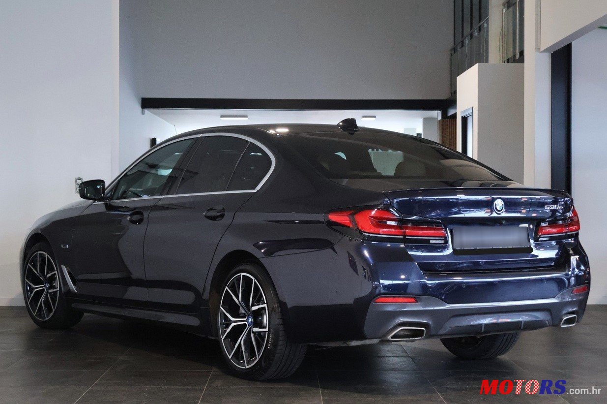 2021' BMW 530 530e - Hybrid photo #2