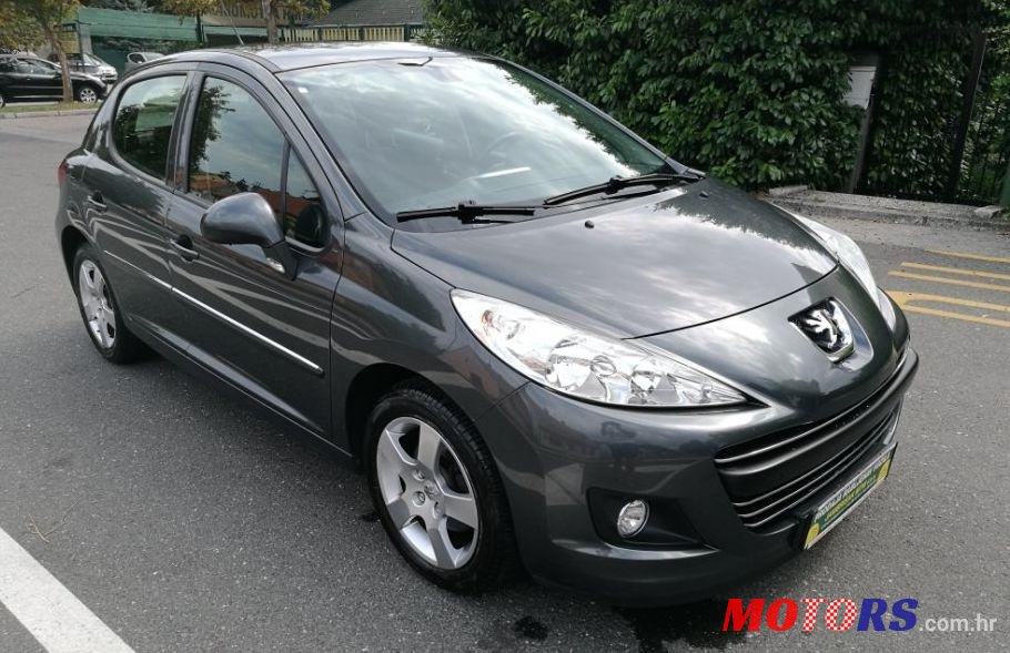 2011' Peugeot 207 1,6 Hdi photo #1